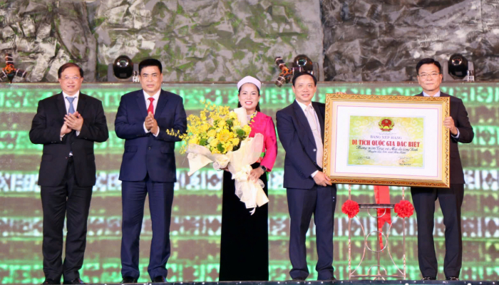 Opening of Culture and Tourism Week of Hoa Binh province