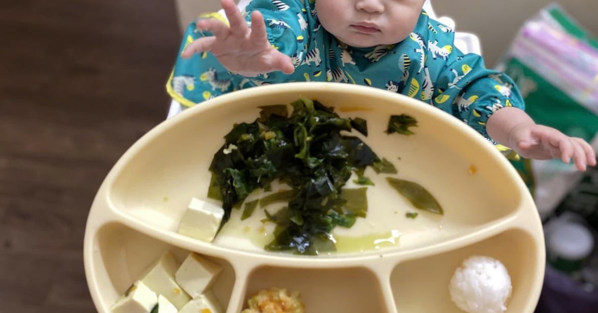 Les médecins soulignent les effets néfastes d’une alimentation trop abondante des enfants le soir.