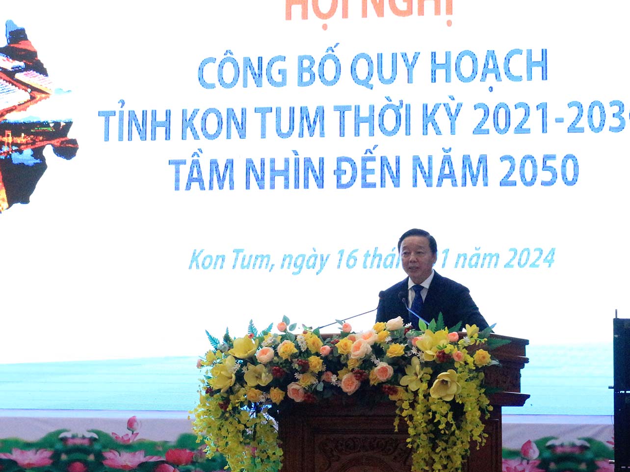 Deputy Prime Minister Tran Hong Ha affirmed the importance of Kon Tum province in terms of economy, politics, defense and security. Photo: Le Nguyen