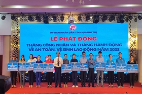 Phát động “Tháng Công nhân” và “Tháng Hành động về an toàn vệ sinh lao động”, Chủ tịch UBND tỉnh Võ Văn Hưng đối thoại với người lao động