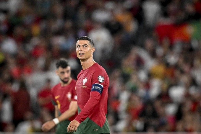 Ronaldo trong trận Bồ Đào Nha thắng Bosnia 3-0 ở lượt ba bảng J vòng loại Euro 2024 ngày 17/6. Ảnh: AFP