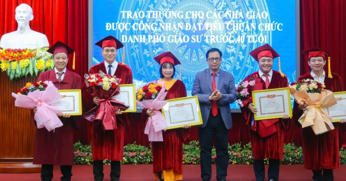 Hue University has 5 new associate professors under 40 years old