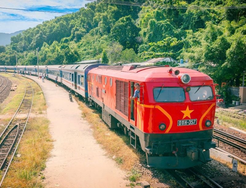 Aktionäre der Hanoi Railway Transport Joint Stock Company und der Saigon Transport Joint Stock Company werden Aktionäre der Railway Transport Joint Stock Company.