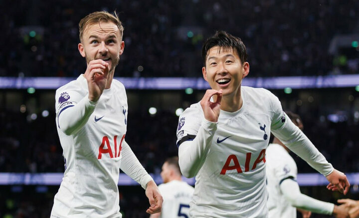 El Tottenham vuela alto gracias al dúo James Maddison y Son Heung-min.