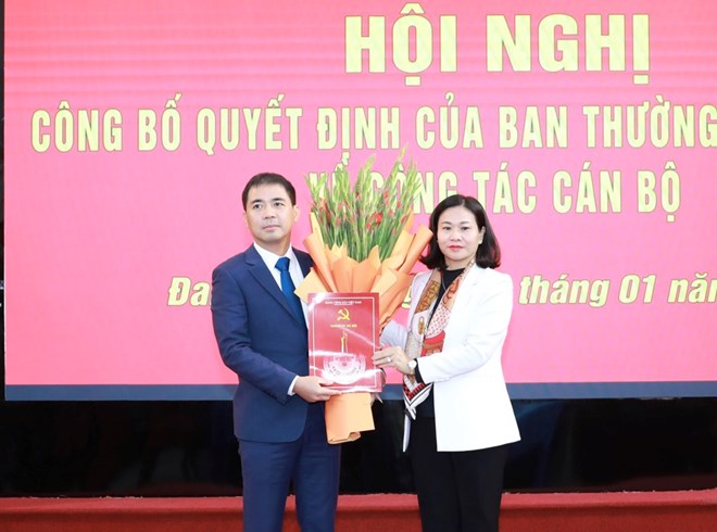 Chủ tịch Hà Nội phê chuẩn kết quả bầu lãnh đạo 2 huyện Đan Phượng, Thạch Thất