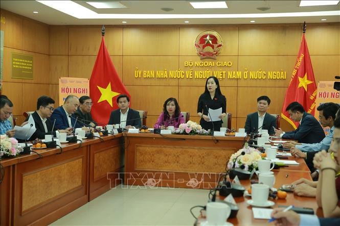 Create conditions for overseas Vietnamese to return home and invest more strongly in the housing and real estate sectors.