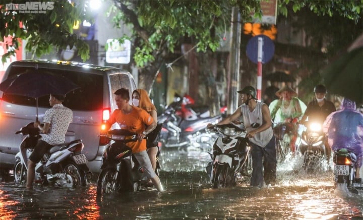 ภาคเหนือจะมีฝนฟ้าคะนองและมีลูกเห็บตก (ภาพประกอบ: โง นุง)