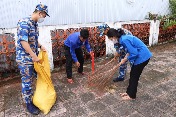 Ngày thứ 7 tình nguyện ở Lữ đoàn 175