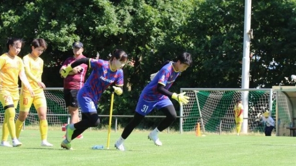 L'équipe féminine du Vietnam s'entraîne avec diligence avant de rentrer chez elle et de se préparer pour la Coupe du monde 2023