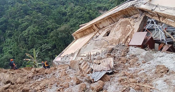 90 people missing, rescuers use their hands to dig through mud to search