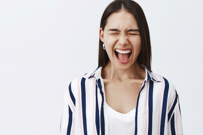 Nutritional deficiencies or infections can change the color and texture of the tongue. Photo: Freepik
