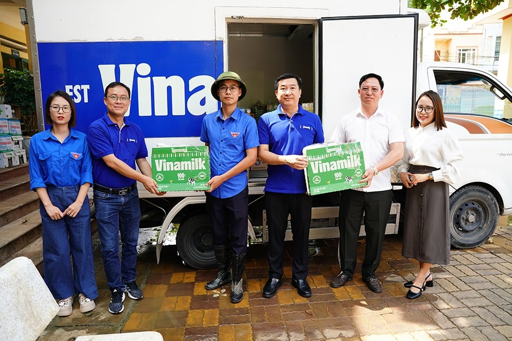 Vinamilk continues to support people after storms and floods