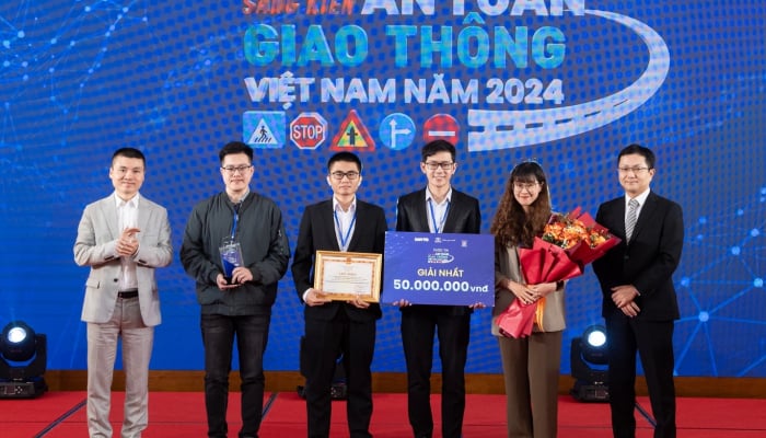 Báo Dân trí trao nhiều giải về sáng kiến an toàn giao thông Việt Nam năm 2024