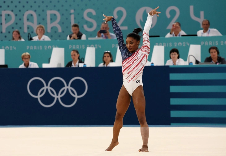 Simone Biles trở lại đường đua, giành huy chương vàng Olympic 2024