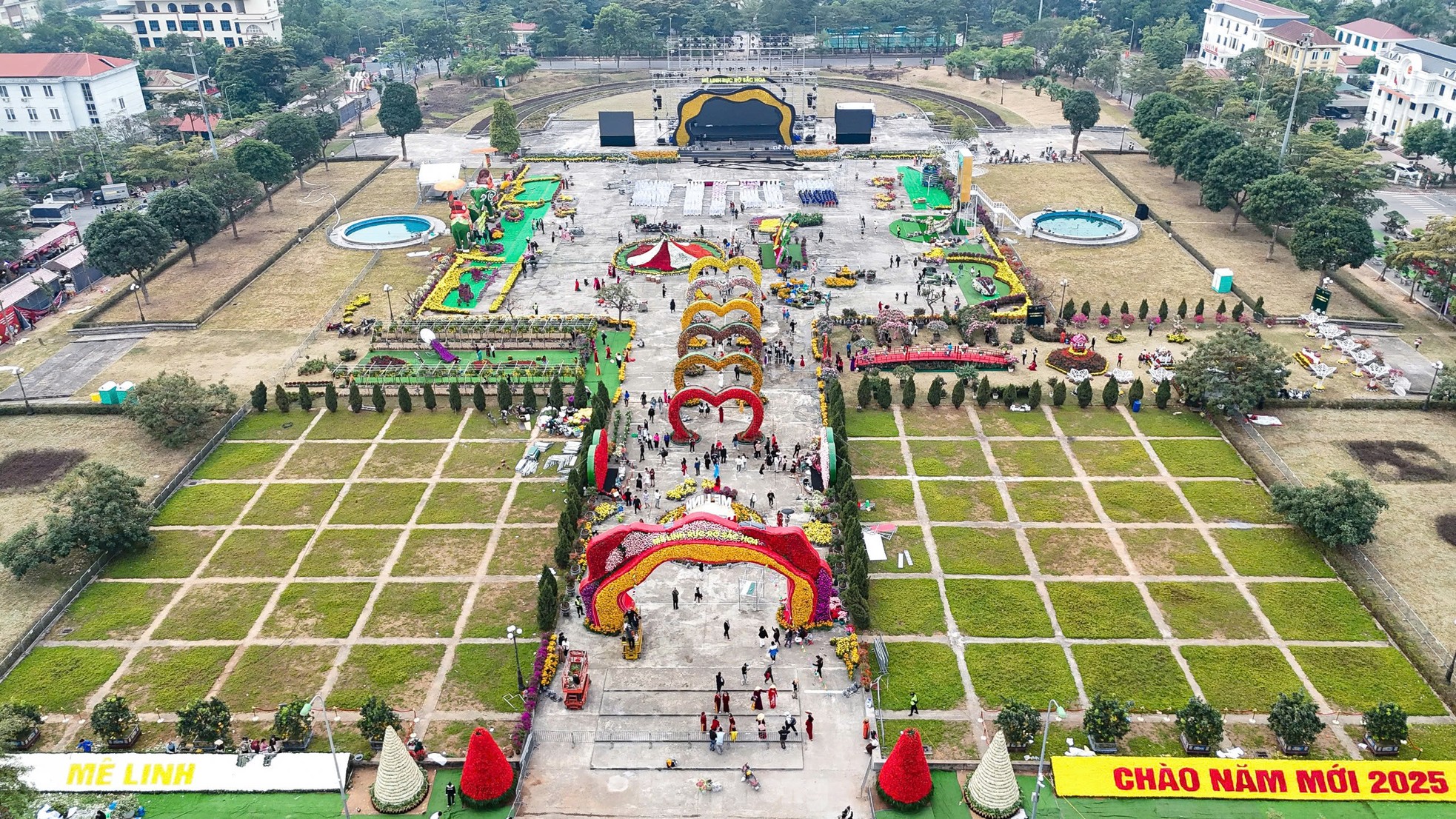 Miles de personas acuden al festival de flores más grande del Norte foto 1