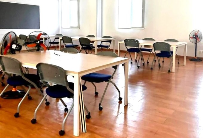 Une salle de classe de l’AISVN était vide le matin du 19 mars car il n’y avait ni enseignants ni élèves. Photo : fournie par les parents