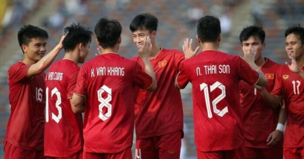 ทัพนักเตะเวียดนาม U22 กลับมาจากซีเกมส์ 32 ด้วยความเป็นห่วง