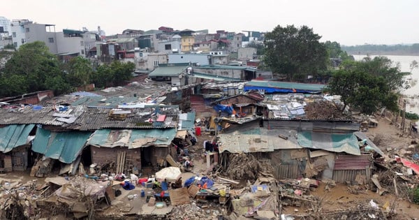 La vida de las personas bajo el puente Long Bien tras la inundación