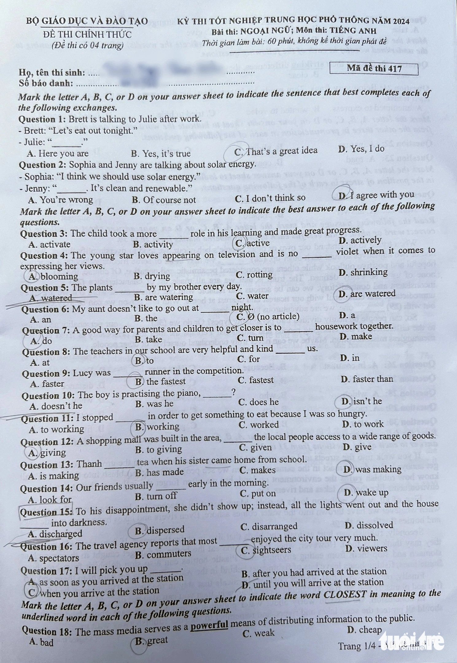 Đề thi tiếng Anh tốt nghiệp THPT 2024 vừa sức, nhiều thí sinh tự tin trên 8 điểm- Ảnh 1.
