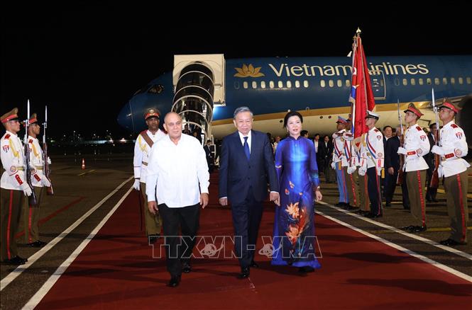 El Secretario General y Presidente To Lam llega a La Habana, iniciando una visita de Estado a la República de Cuba.