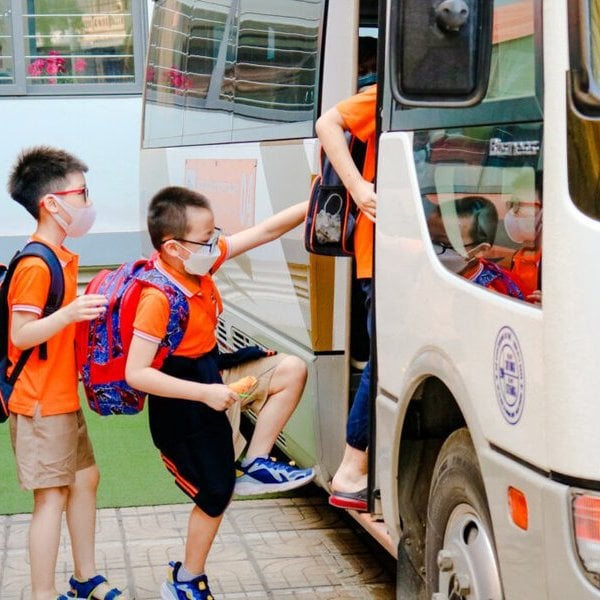 Proposition selon laquelle les bus scolaires doivent être équipés d'alarmes si des élèves sont laissés derrière