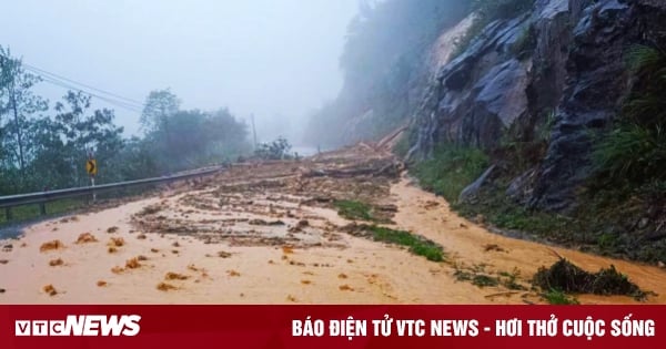 350 people stranded in the middle of a mountain pass in Khanh Hoa were brought to safety