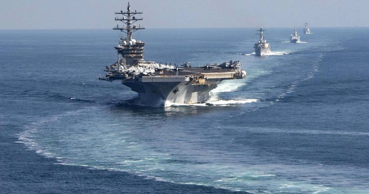 Des hélicoptères américains coulent trois bateaux houthis, les tensions s'intensifient en mer Rouge