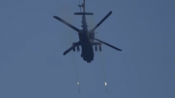 AH-64 アパッチヘリコプター。出典：AP