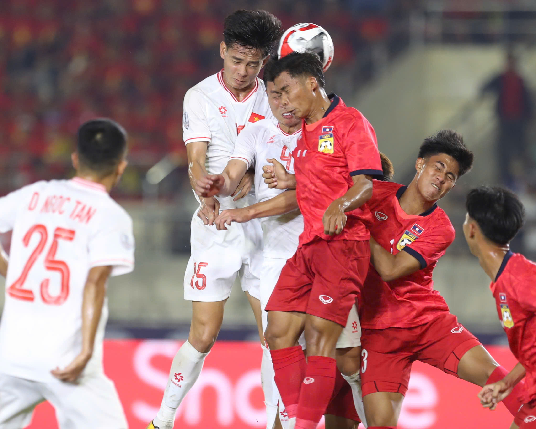 Bảng xếp hạng AFF Cup 2024 mới nhất: Đội tuyển Indonesia lên ngôi đầu, Việt Nam tốp 2- Ảnh 1.