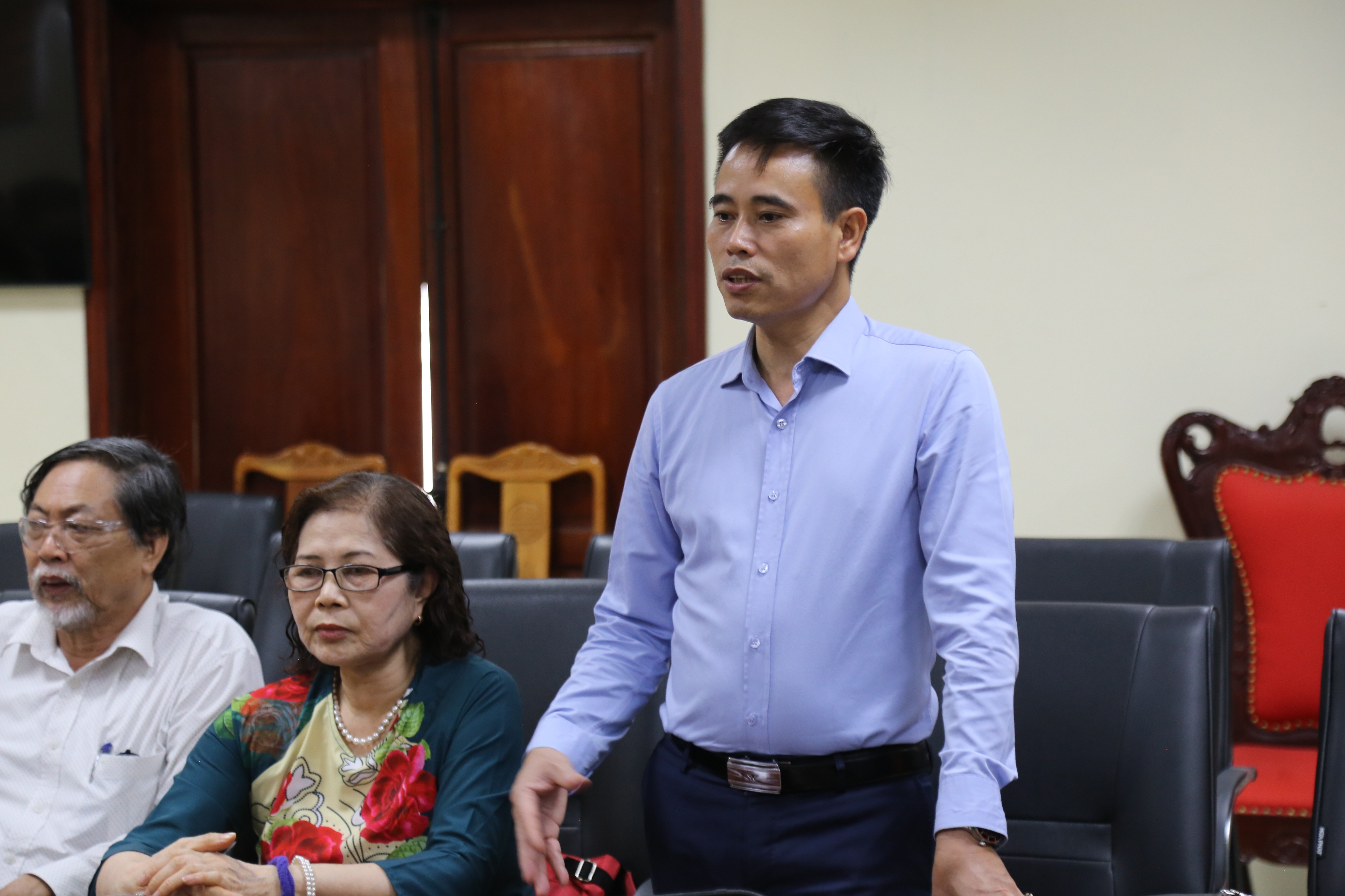 Événement - Le Centre de conseil juridique pour mineurs visite et rencontre les dirigeants du tribunal populaire provincial de Thanh Hoa (Photo 3).