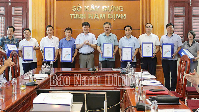 Nam Dinh announces 3 inter-district construction plans