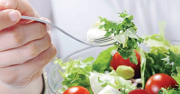 Comer verduras antes de las comidas ayuda a reducir el azúcar en sangre.