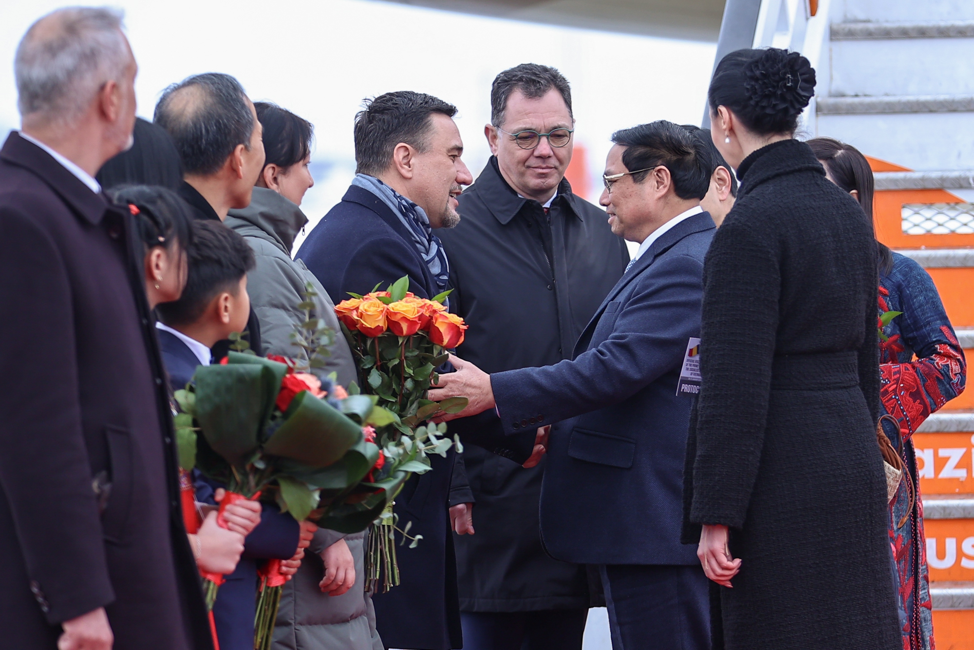 El primer ministro Pham Minh Chinh llegó a Bucarest para iniciar su visita oficial a Rumania.