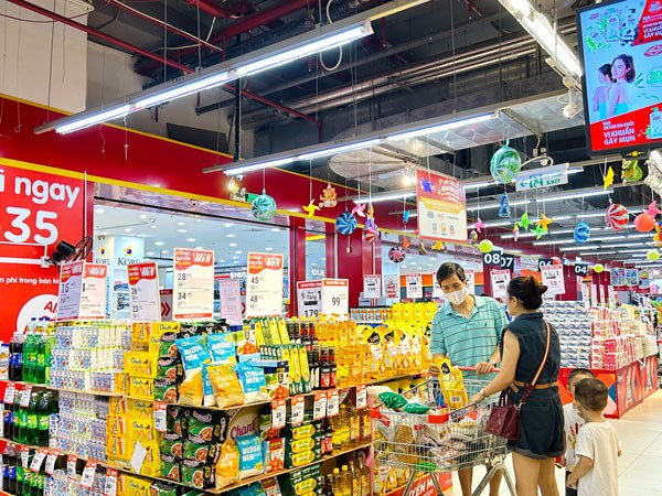 Continuing to promote many promotional programs, WinMart stimulates shopping demand photo 1