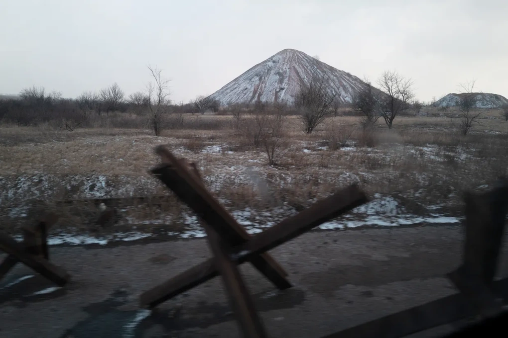 Nga tuyên bố kiểm soát thành trì của Ukraine ở Donbass - 1