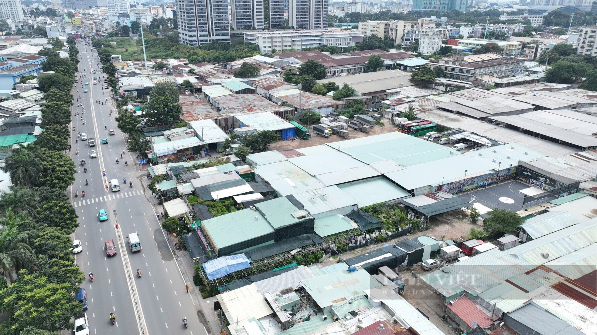 Estado actual de tres terrenos dorados a lo largo de la línea 2 del metro que se convertirán en nuevas áreas urbanas en la ciudad de Ho Chi Minh. Foto 3