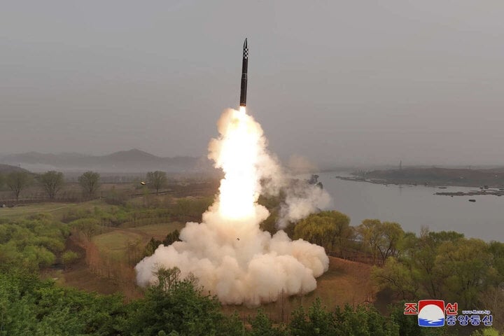 北朝鮮の火星18弾道ミサイル。 （写真：朝鮮中央通信）