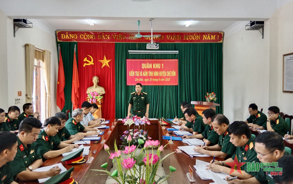 Check and grasp the situation at the Military Command of Bac Kan province