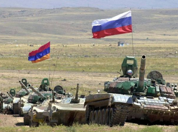 Schicksal der russischen Militärbasis in Armenien im „Auge des Sturms“