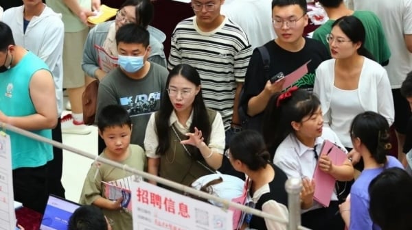 Los jóvenes chinos no se limitan a “quedarse quietos” y darse por vencidos: están adoptando el estilo de vida del “niño a tiempo completo”.