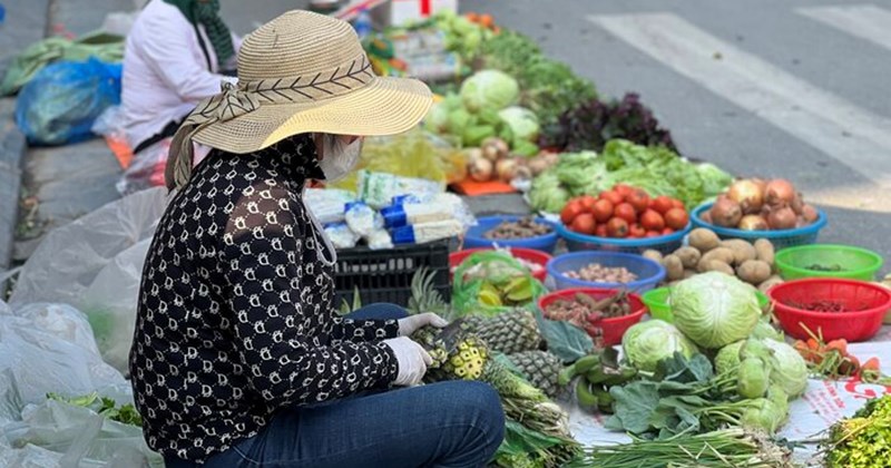 Giá rau xanh tăng cao dịp Tết, hành lá đắt gấp đôi, gấp 3 ngày thường