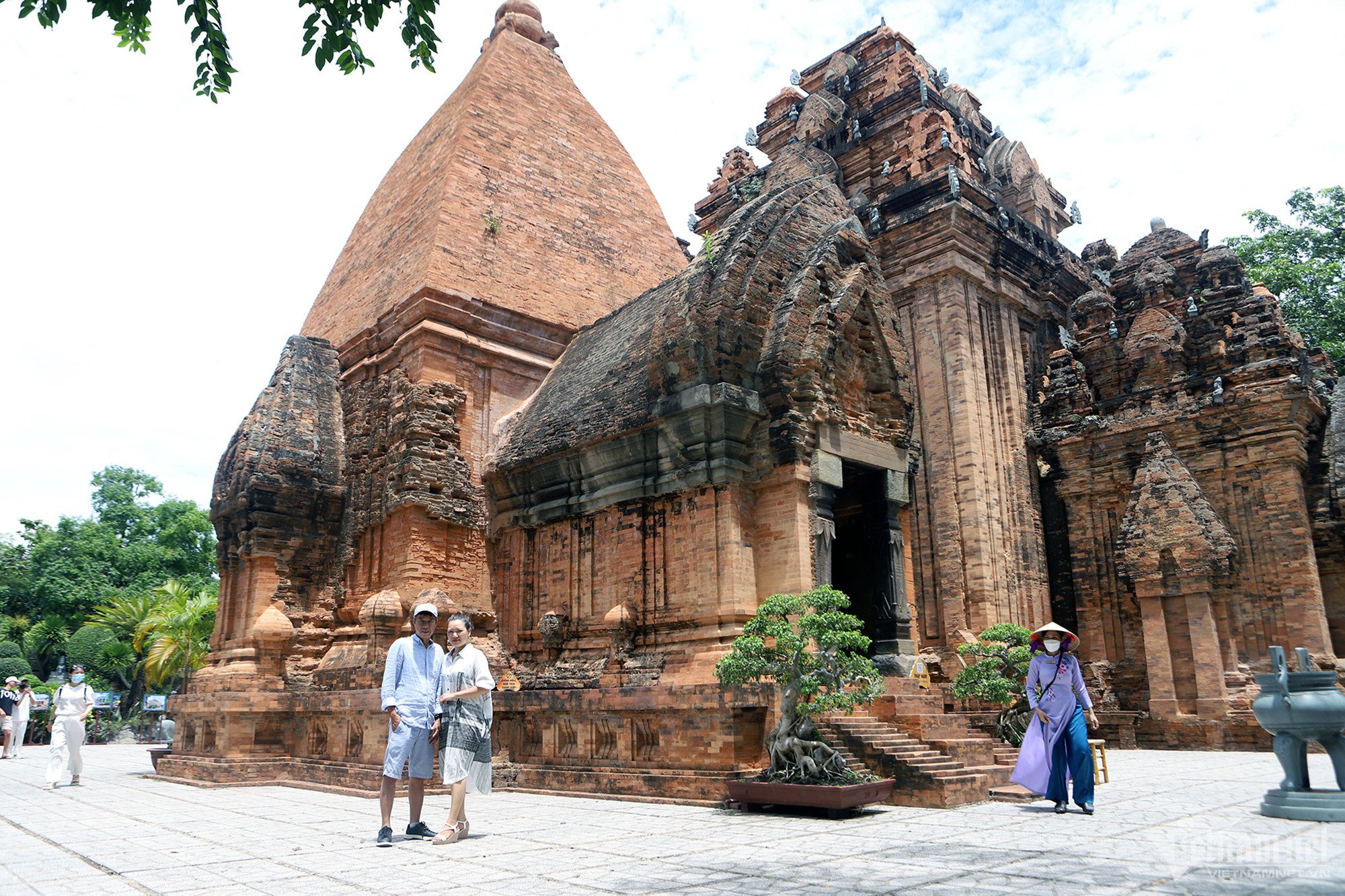 La tour Cham millénaire décorée de pierre et de céramique est une visite incontournable pour quiconque vient à Nha Trang.