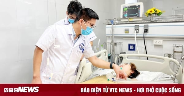 Nữ bác sĩ đột quỵ giữa đêm: Sắp cai máy thở