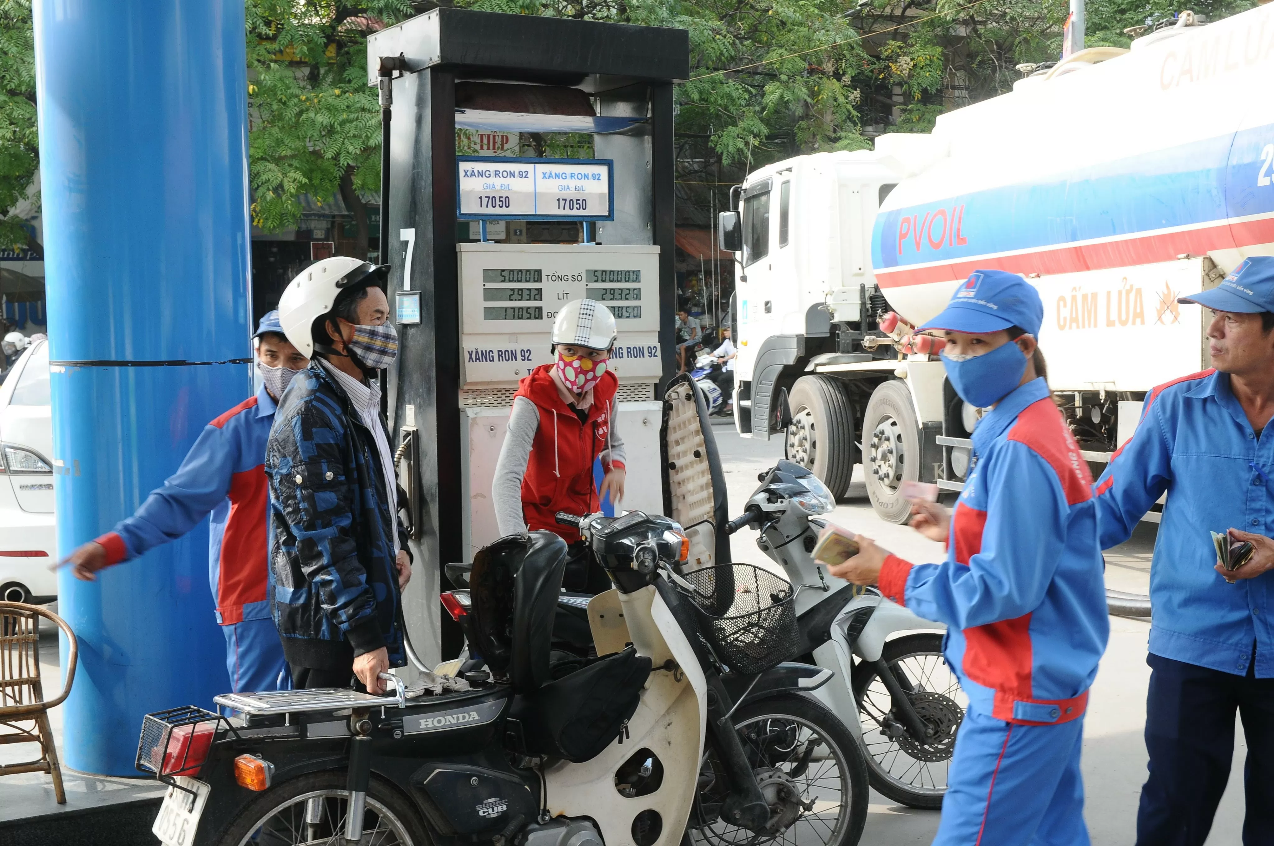 Precio de la gasolina hoy 20 de octubre de 2024: “Da la vuelta” y baja bruscamente