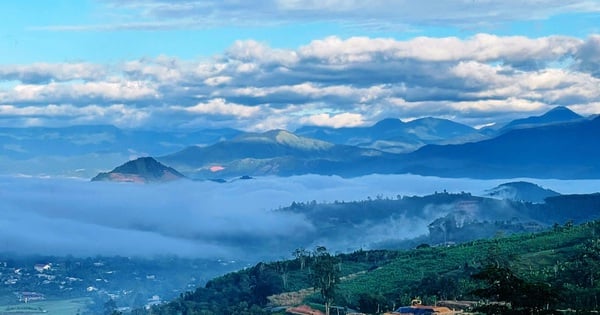 "Săn mây" ở đỉnh đèo Khánh Sơn