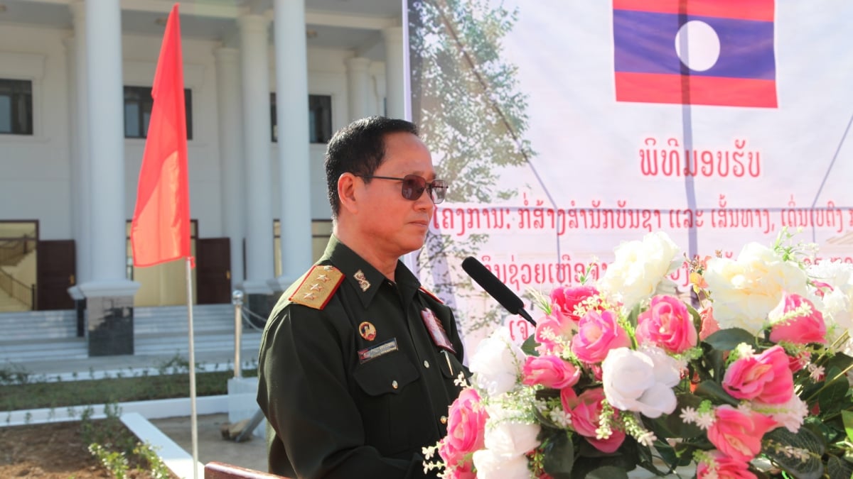 ban giao so chi huy su doan bo binh 1 nhan ky niem 75 nam ngay thanh lap qDnd lao hinh anh 2