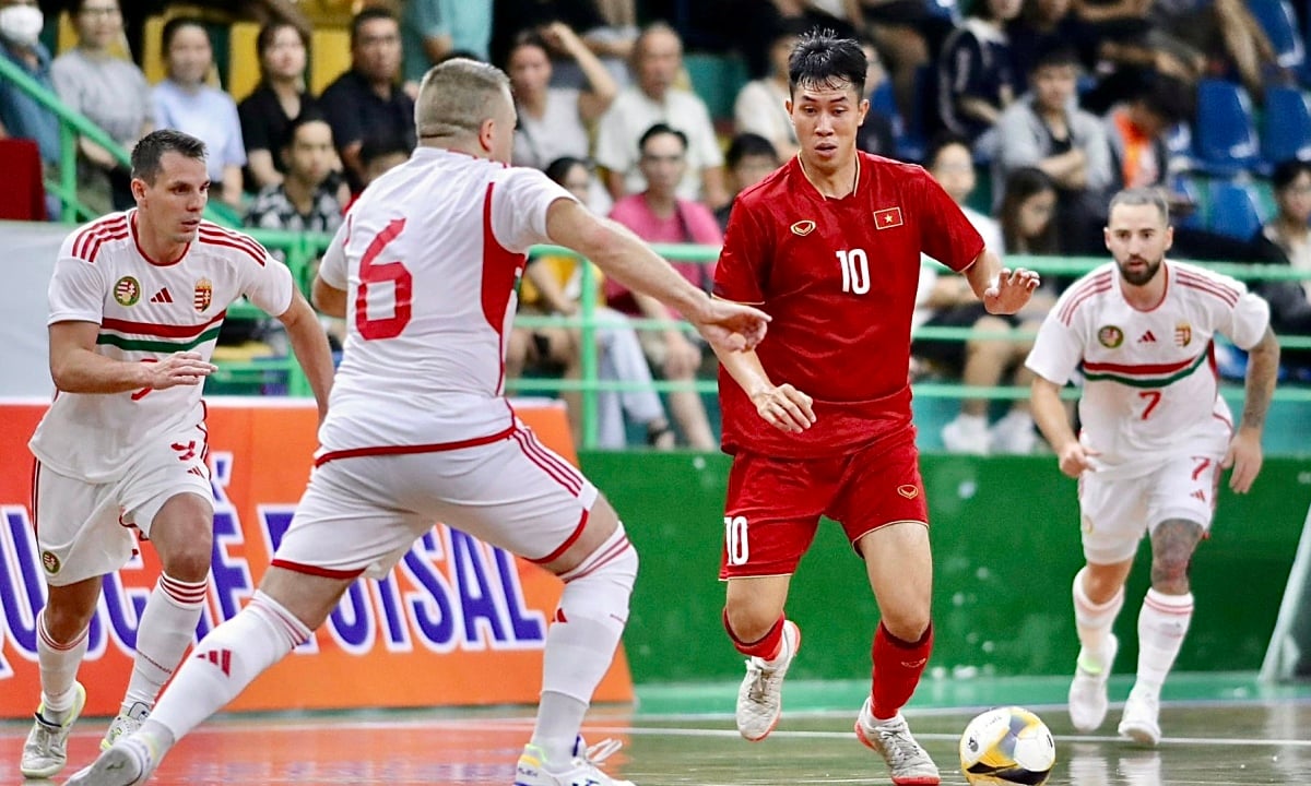 L'équipe vietnamienne de futsal a subi une lourde défaite face à la Hongrie