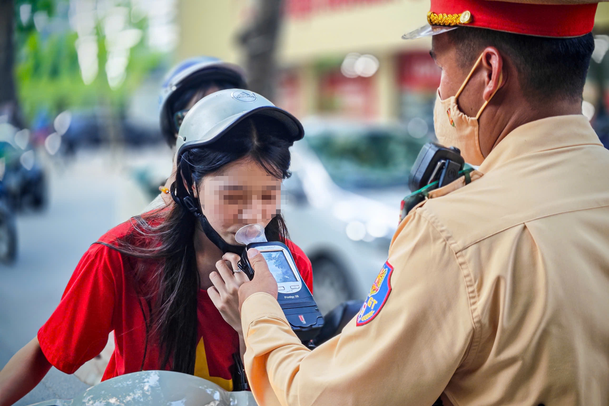 Những hành vi bị trừ điểm bằng lái khi vi phạm giao thông từ ngày mai- Ảnh 1.