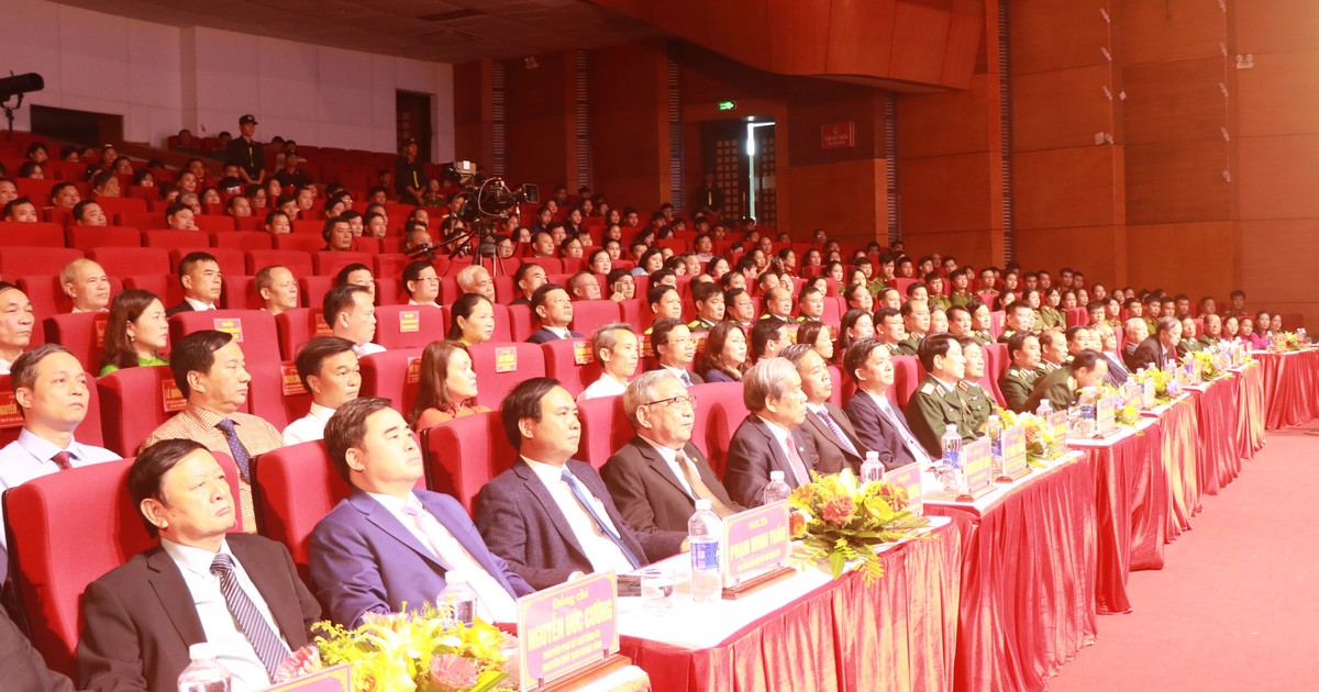 Rindiendo homenaje al general Doan Khue en su ciudad natal de Quang Tri