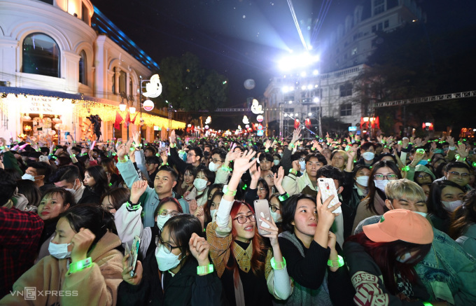 Countdown-Festival zum Silvesterabend 2023 in Hanoi. Foto: Giang Huy